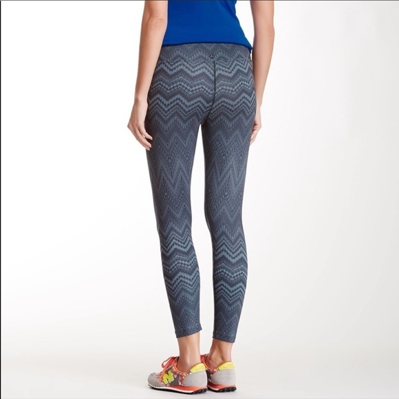 PRANA Roxanne Zig Zag Leggings, size Medium - Picture 3 of 10